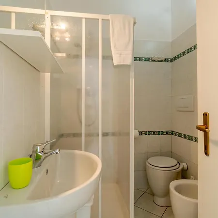 1 Bedroom Stunning In Rapallo