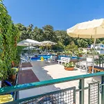 Nyaraló Lovely In With Outdoor Swimming Pool *